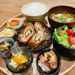 MARLの日替わりメニュー 豚しそチーズ巻…